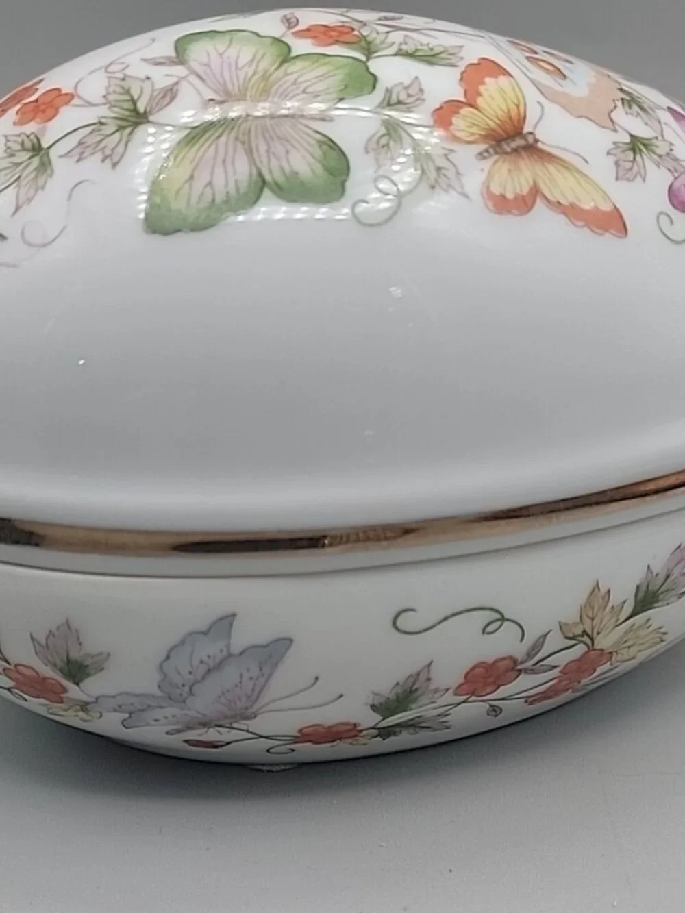 Vtg Avon Egg Shaped Trinket Box Hand Painted Floral Fine Porcelain 22k Trim 1974